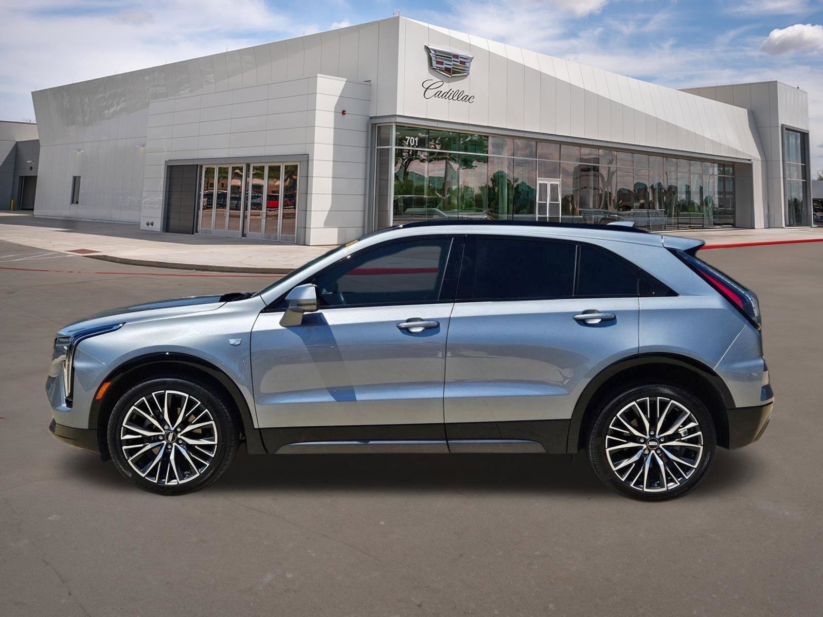 Used 2024 Cadillac XT4 Sport FWD image 3