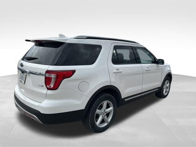 Used 2016 Ford Explorer XLT w/ Equipment Group 202A AWD/4WD image 6
