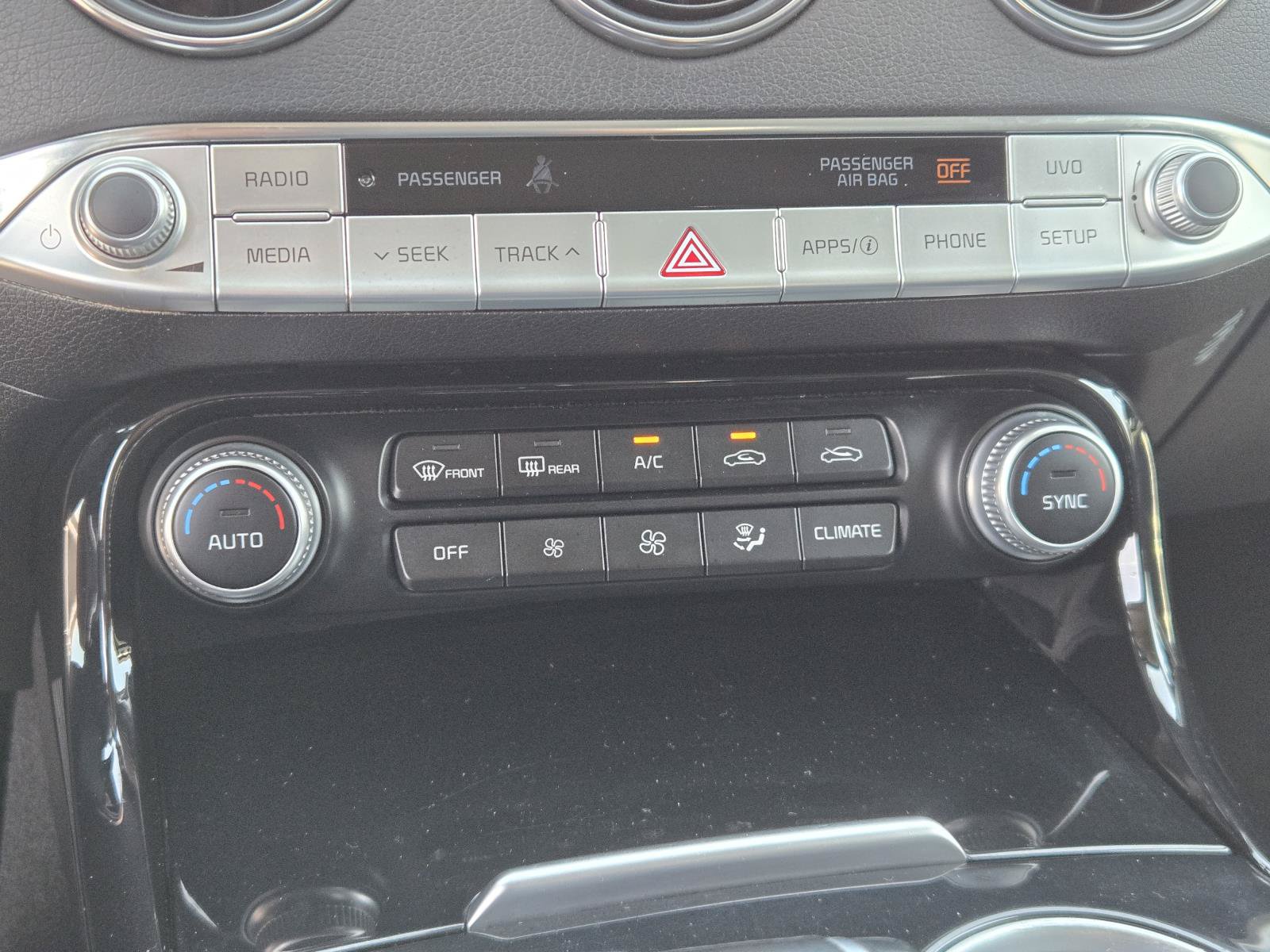 Used 2019 Kia Stinger RWD image 12