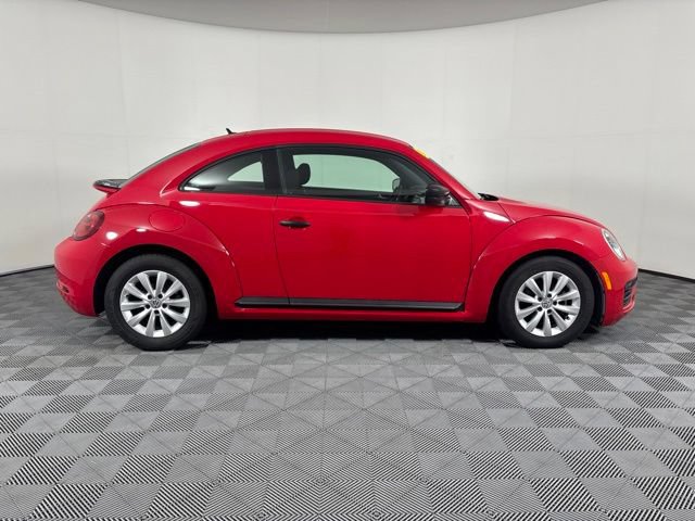 Used 2018 Volkswagen Beetle 2.0T S FWD image 31