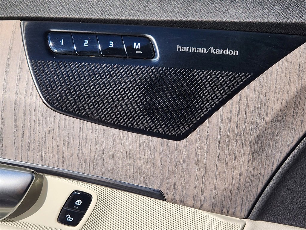 Used 2023 Volvo XC90 B6 Plus w/ Protection Package Premier image 5