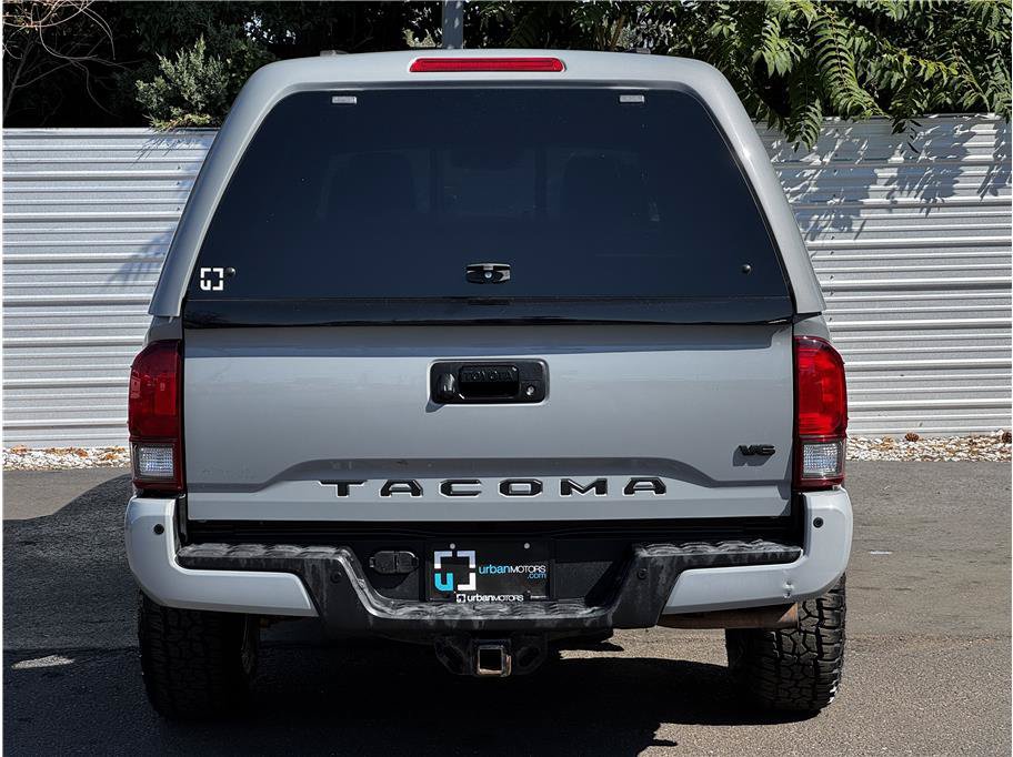 Used 2019 Toyota Tacoma TRD Off-Road AWD/4WD image 11