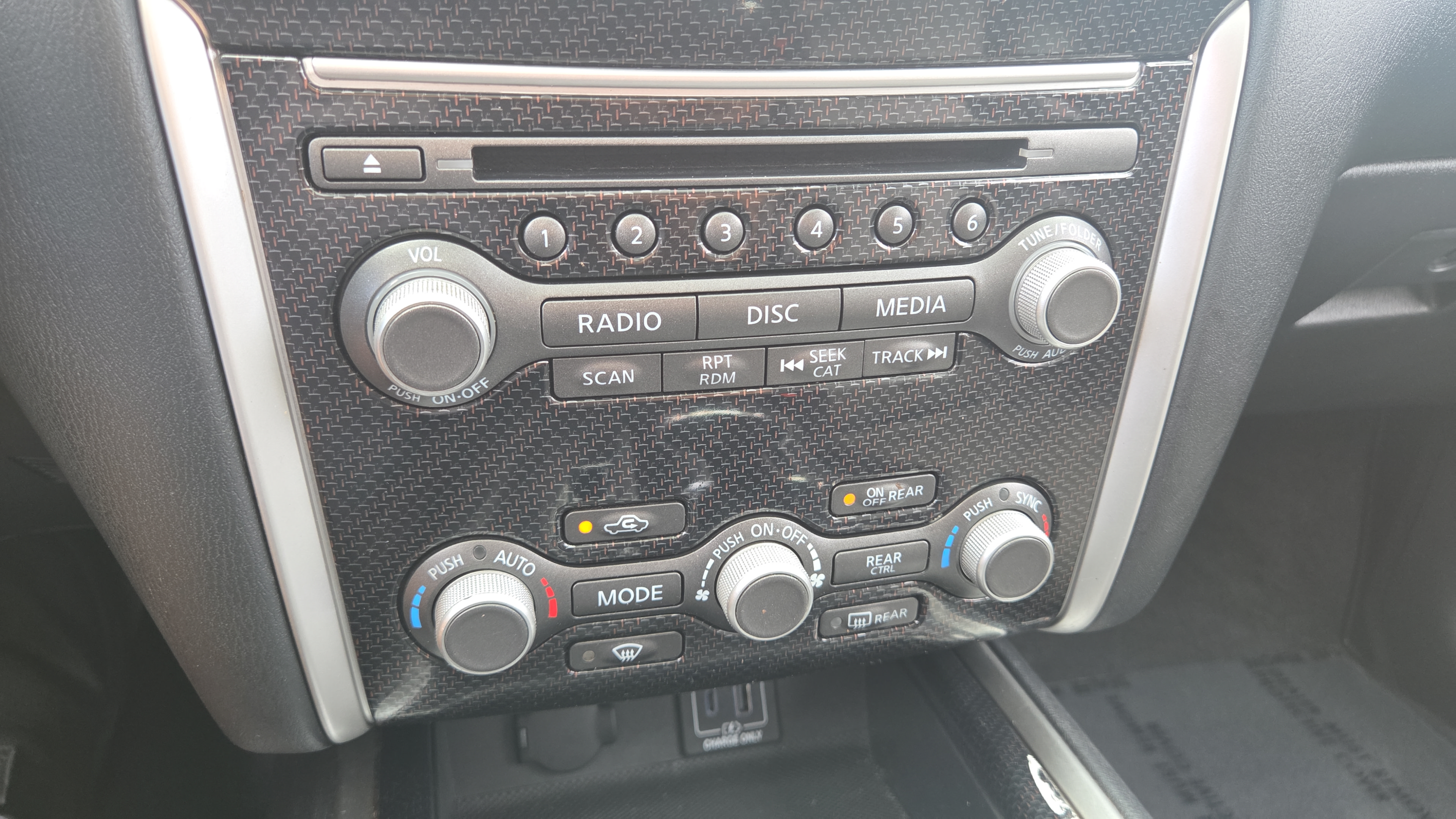 Used 2020 Nissan Pathfinder SL AWD/4WD image 34