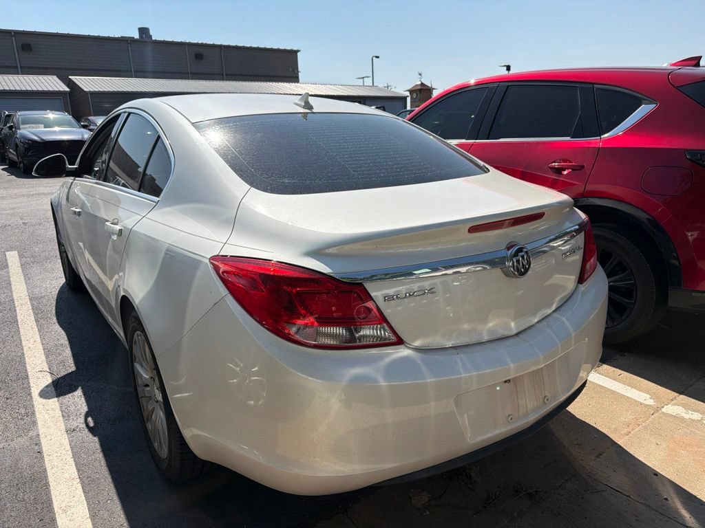Used 2012 Buick Regal Leather FWD image 4