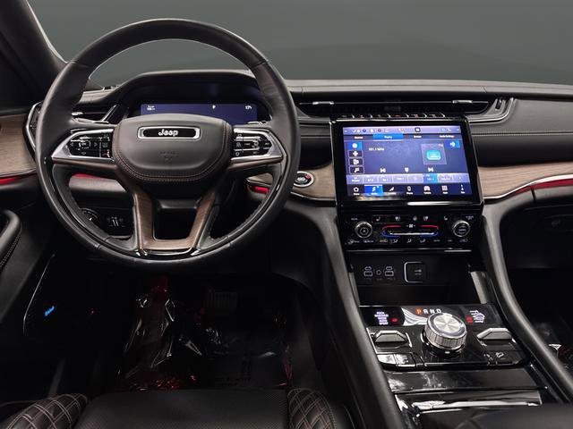 Used 2024 Jeep Grand Cherokee L Summit image 5