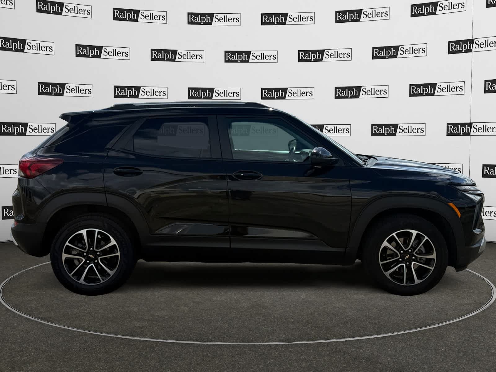 Used 2024 Chevrolet TrailBlazer LT w/ LT Cold Weather Package FWD image 7
