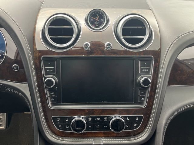Used 2018 Bentley Bentayga image 19