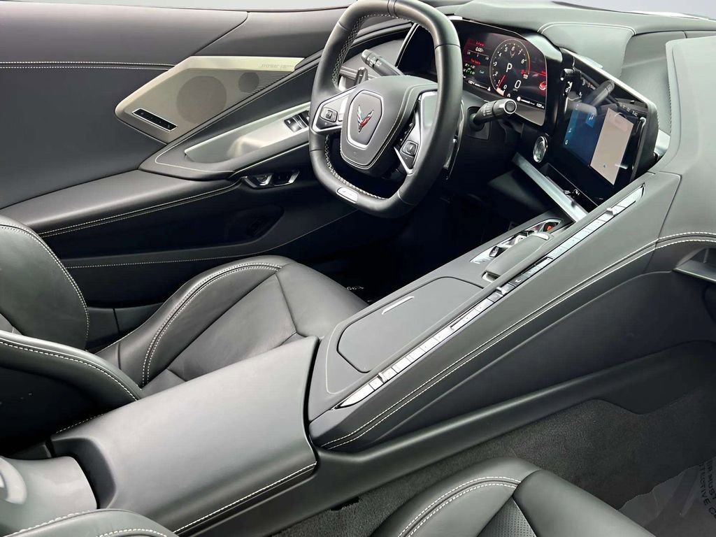 Used 2025 Chevrolet Corvette Z06 image 9