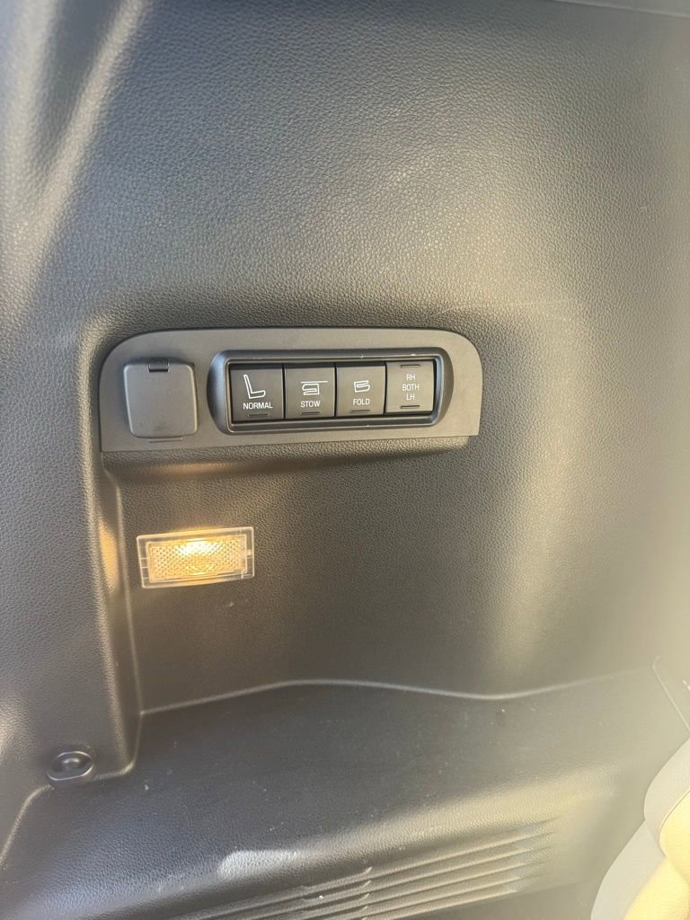 Used 2016 Ford Explorer Limited image 15