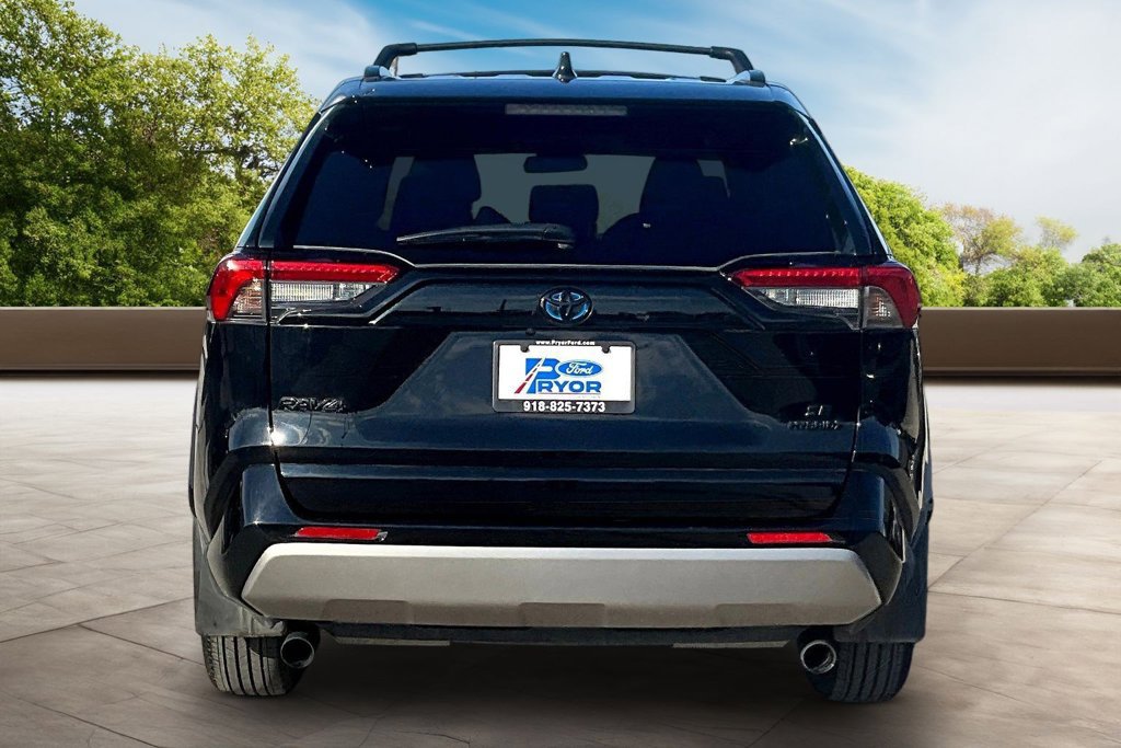 Used 2024 Toyota RAV4 SE AWD/4WD image 4