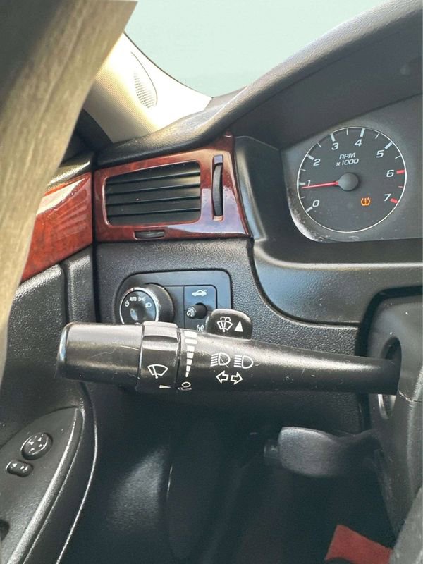 Used 2009 Chevrolet Impala LT image 25