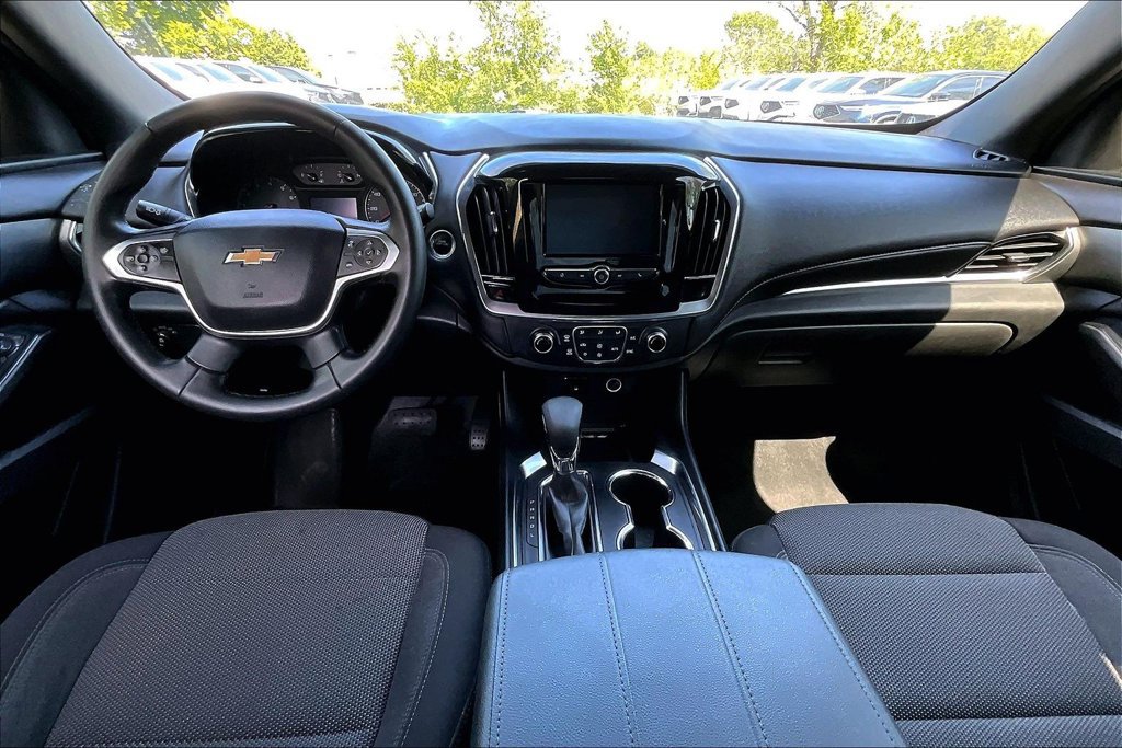 Used 2023 Chevrolet Traverse LT FWD image 18