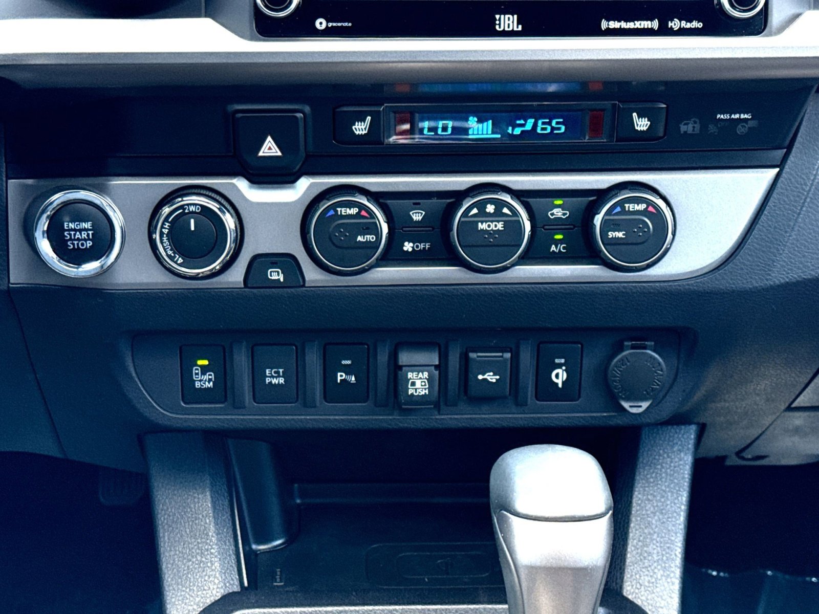 Used 2022 Toyota Tacoma Limited AWD/4WD image 21