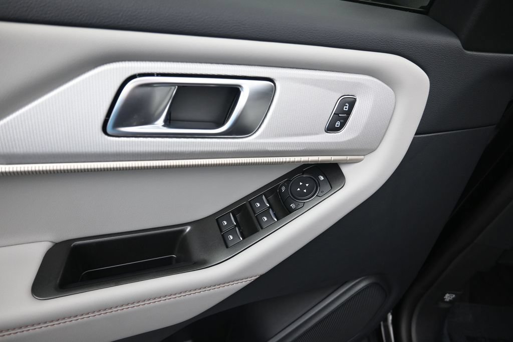 New 2026 Ford Explorer Active w/ Active Comfort Package RWD image 11