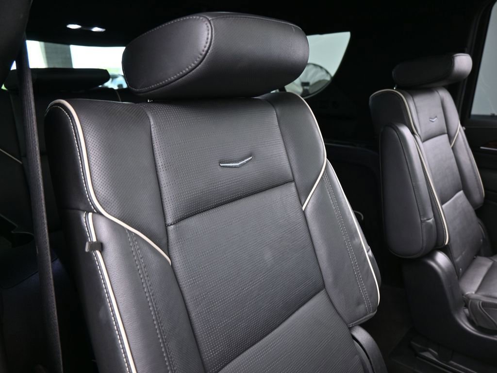Used 2023 Cadillac Escalade ESV Premium Luxury image 47