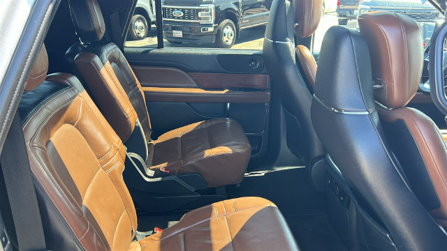 Used 2022 Lincoln Navigator L Reserve AWD/4WD image 13