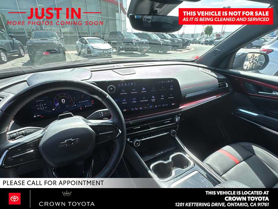 Used 2026 Chevrolet Traverse RS w/ LPO, Floor Liner Package FWD image 6