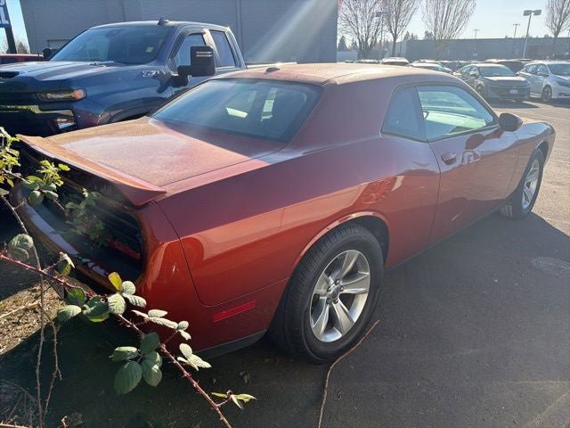 Used 2021 Dodge Challenger SXT image 3