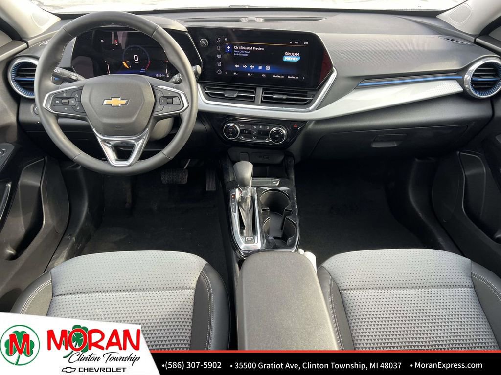 Certified 2025 Chevrolet Trax LT w/ Driver Confidence Package image 14