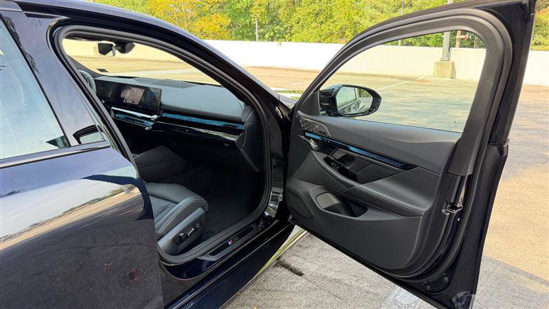 Used 2026 BMW M5 w/ Executive Package AWD/4WD image 48