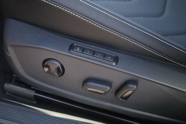 New 2026 Volkswagen Jetta SEL image 13