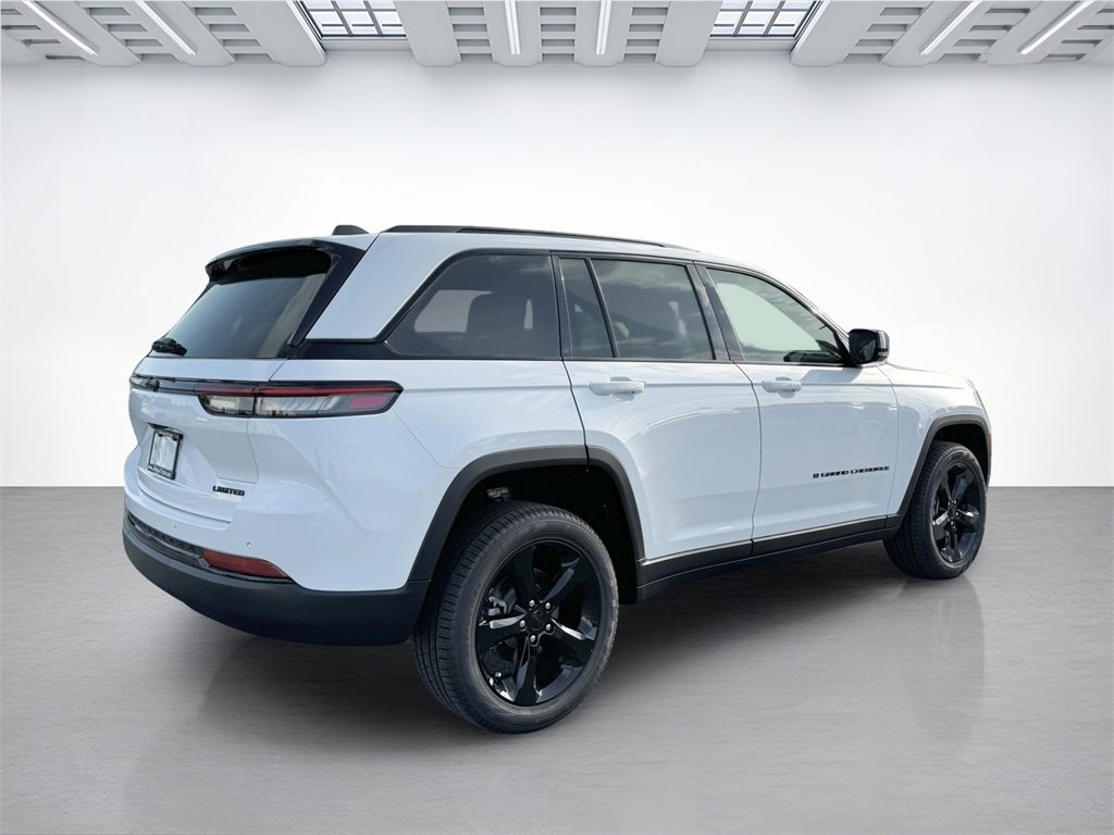 New 2024 Jeep Grand Cherokee Limited w/ Black Appearance Package image 3