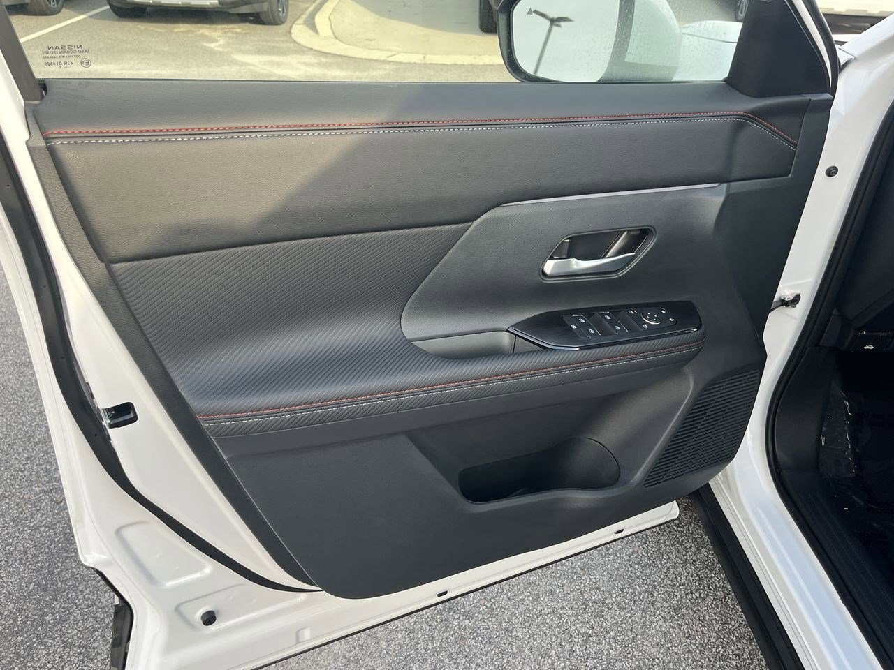 New 2025 Nissan Kicks SR FWD image 12