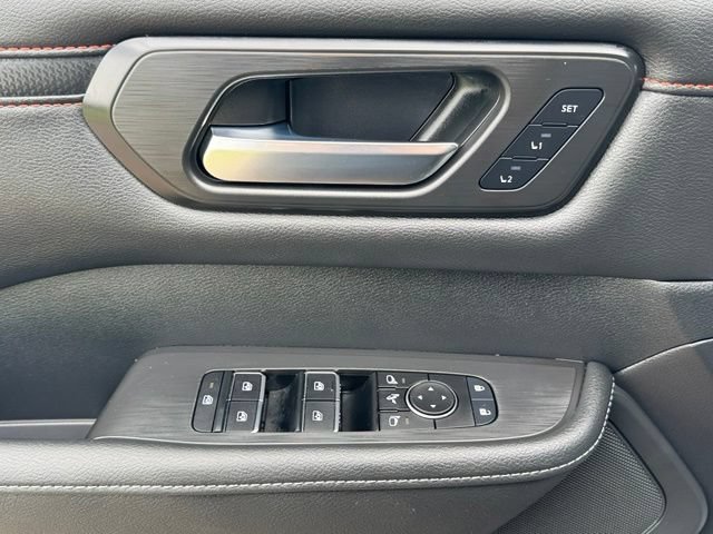 Used 2026 Nissan Armada PRO-4X AWD/4WD image 9