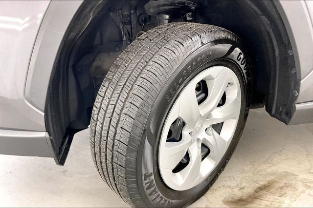 Used 2022 Toyota RAV4 LE AWD/4WD image 33
