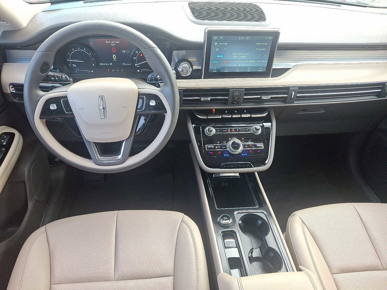 Used 2022 Lincoln Corsair Standard w/ Equipment Group 101A image 12