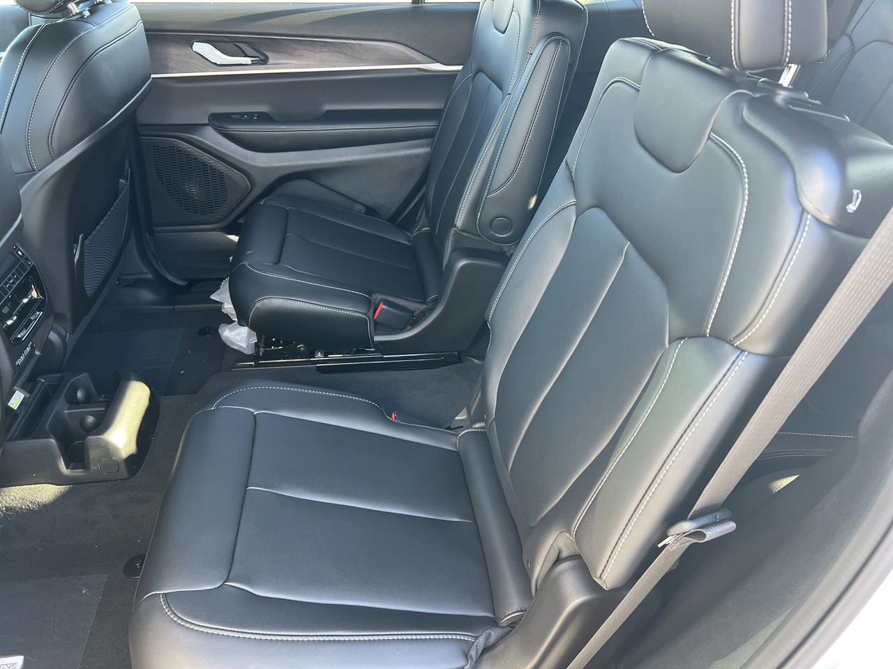 New 2025 Jeep Grand Cherokee L Limited AWD/4WD image 24