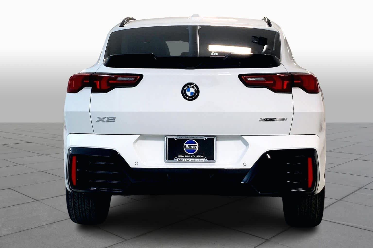 New 2026 BMW X2 xDrive28i w/ Technology Package AWD/4WD image 4