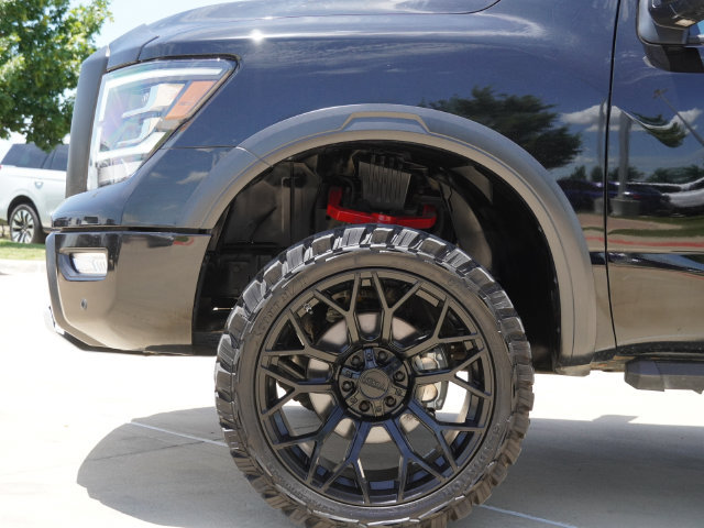 Used 2024 Nissan Titan PRO-4X w/ Pro-4x Convenience Package AWD/4WD image 8