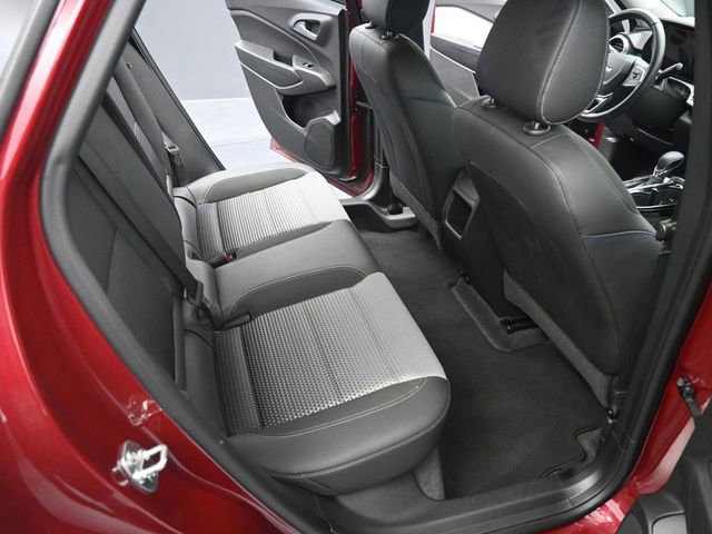 Used 2025 Chevrolet Trax LT w/ LT Convenience Package image 22