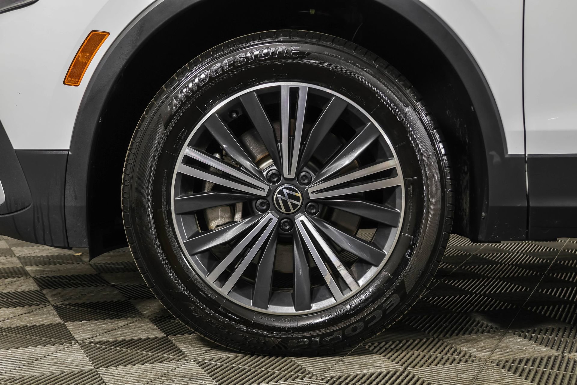 Used 2024 Volkswagen Tiguan Wolfsburg Edition image 21