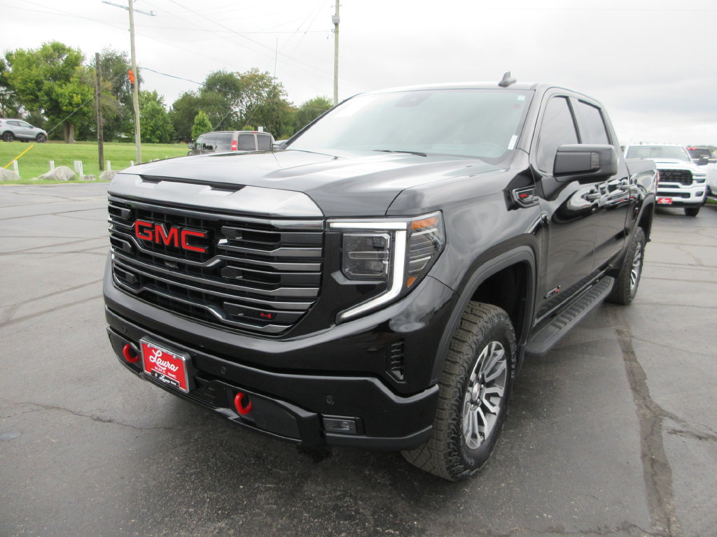 Certified 2023 GMC Sierra 1500 AT4 w/ Technology Package AWD/4WD image 13