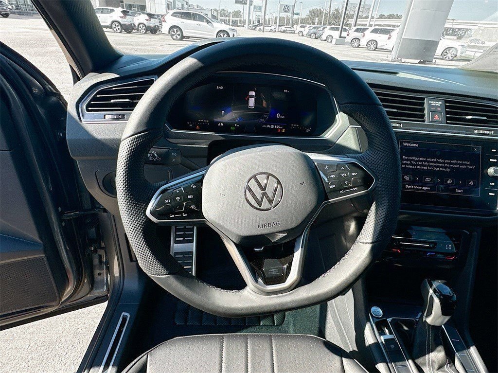 Used 2024 Volkswagen Tiguan SE R-Line FWD image 11