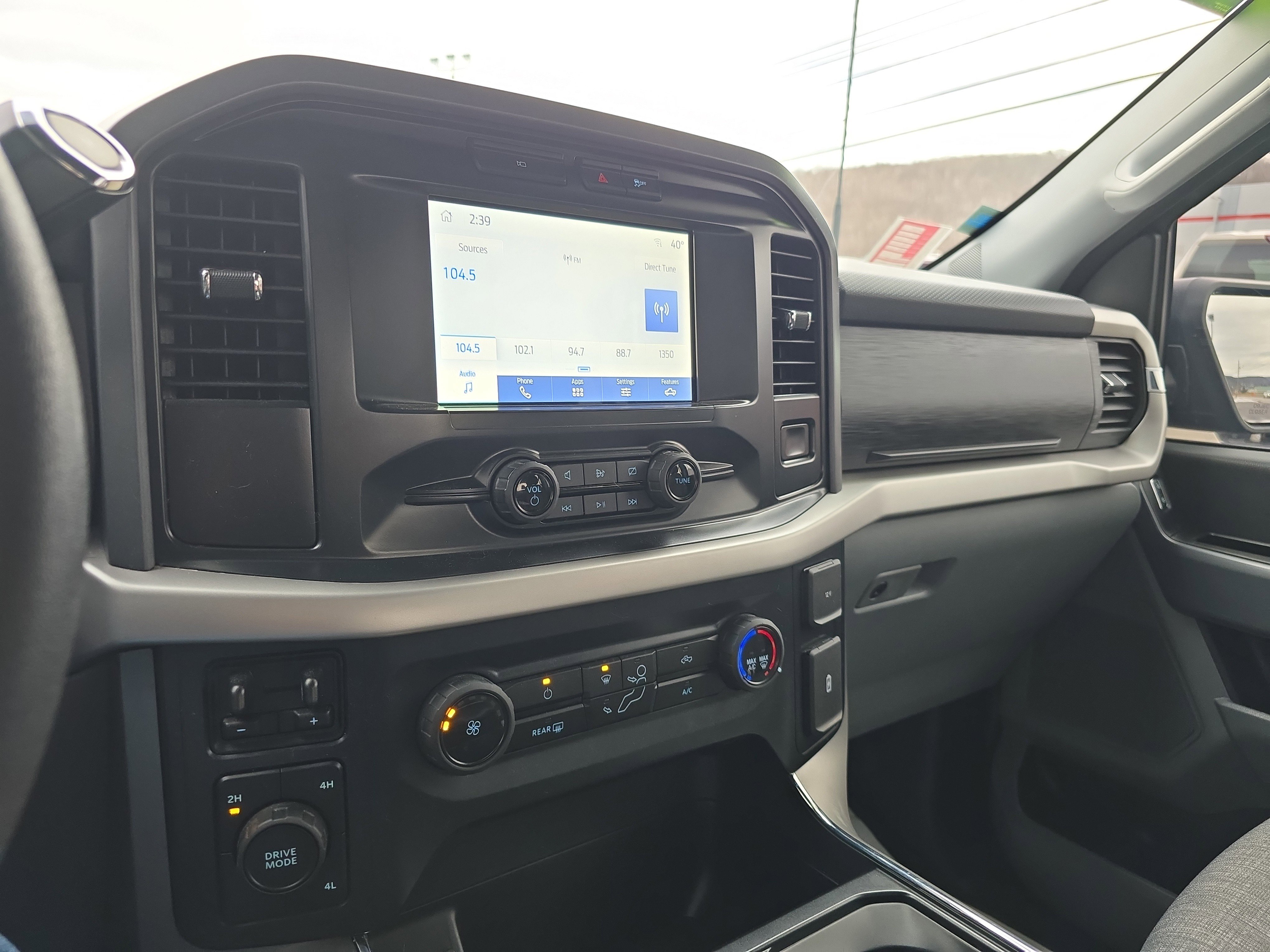 Used 2022 Ford F150 XLT image 25