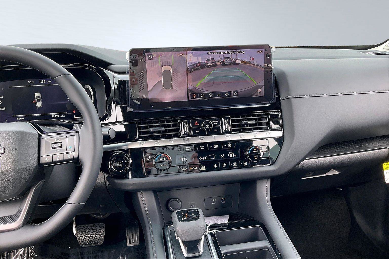 New 2026 Nissan Pathfinder SL image 8