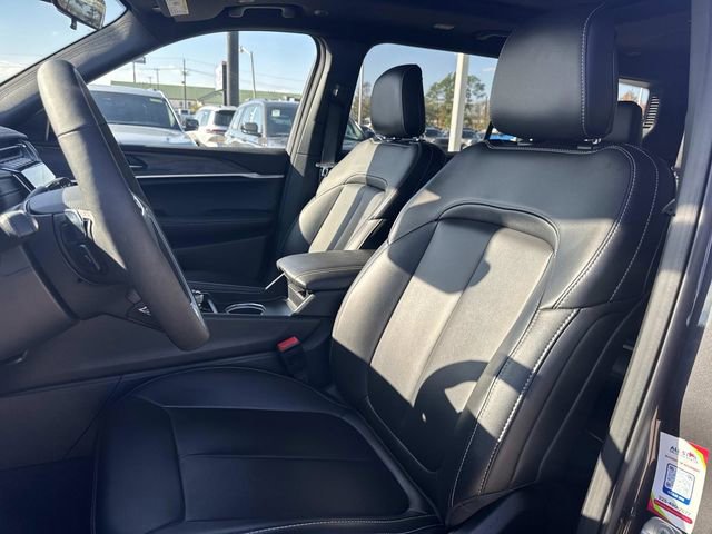 Used 2025 Jeep Grand Cherokee L Limited w/ Black Appearance Package image 18