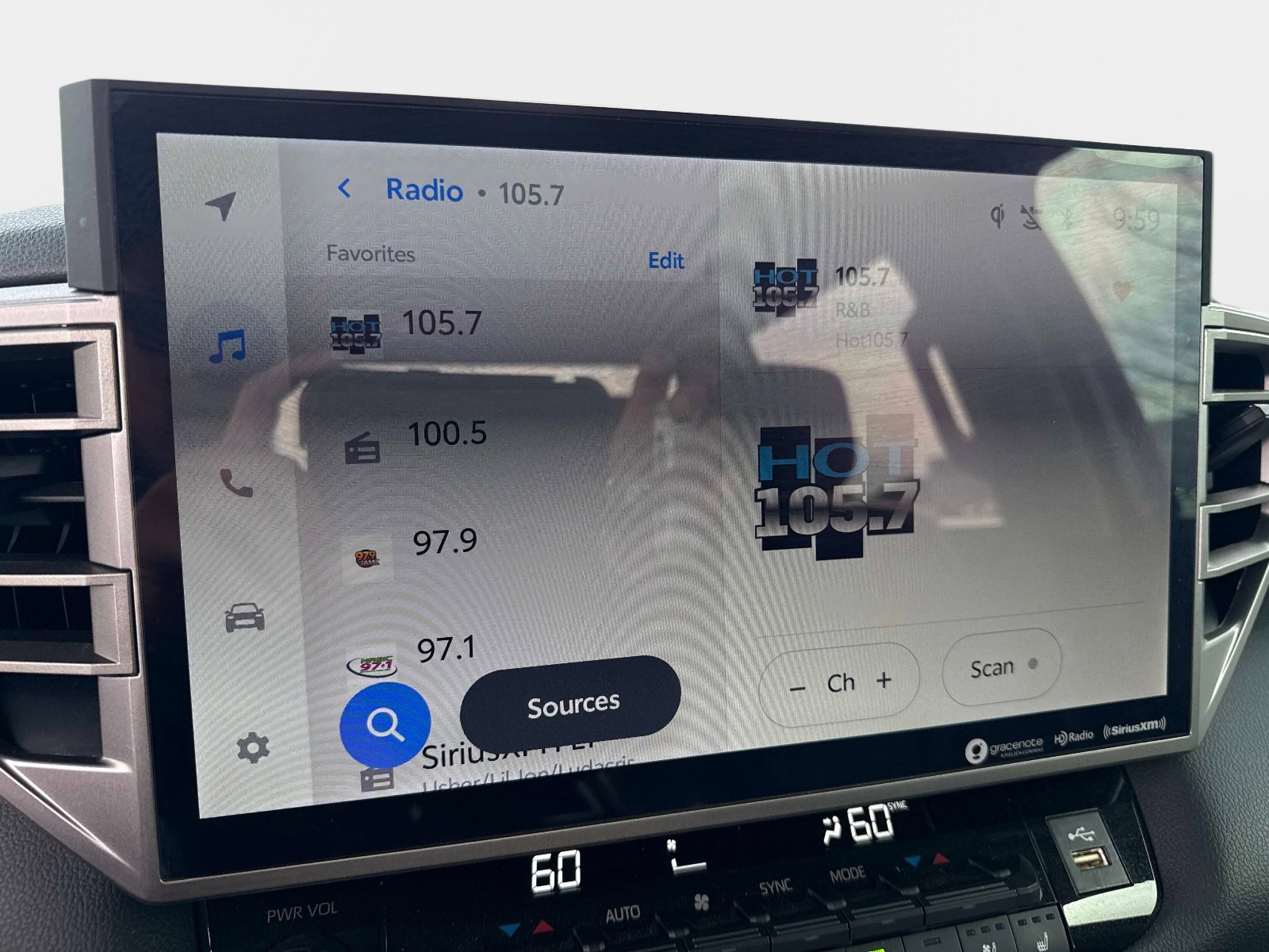 Used 2023 Toyota Tundra Limited image 23