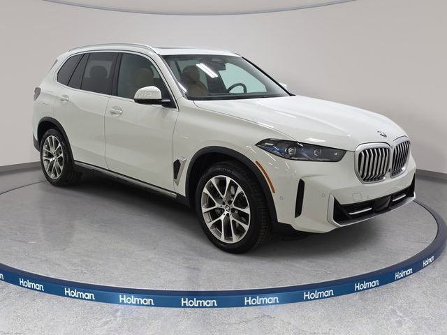 Certified 2024 BMW X5 xDrive40i w/ Premium Package AWD/4WD image 3