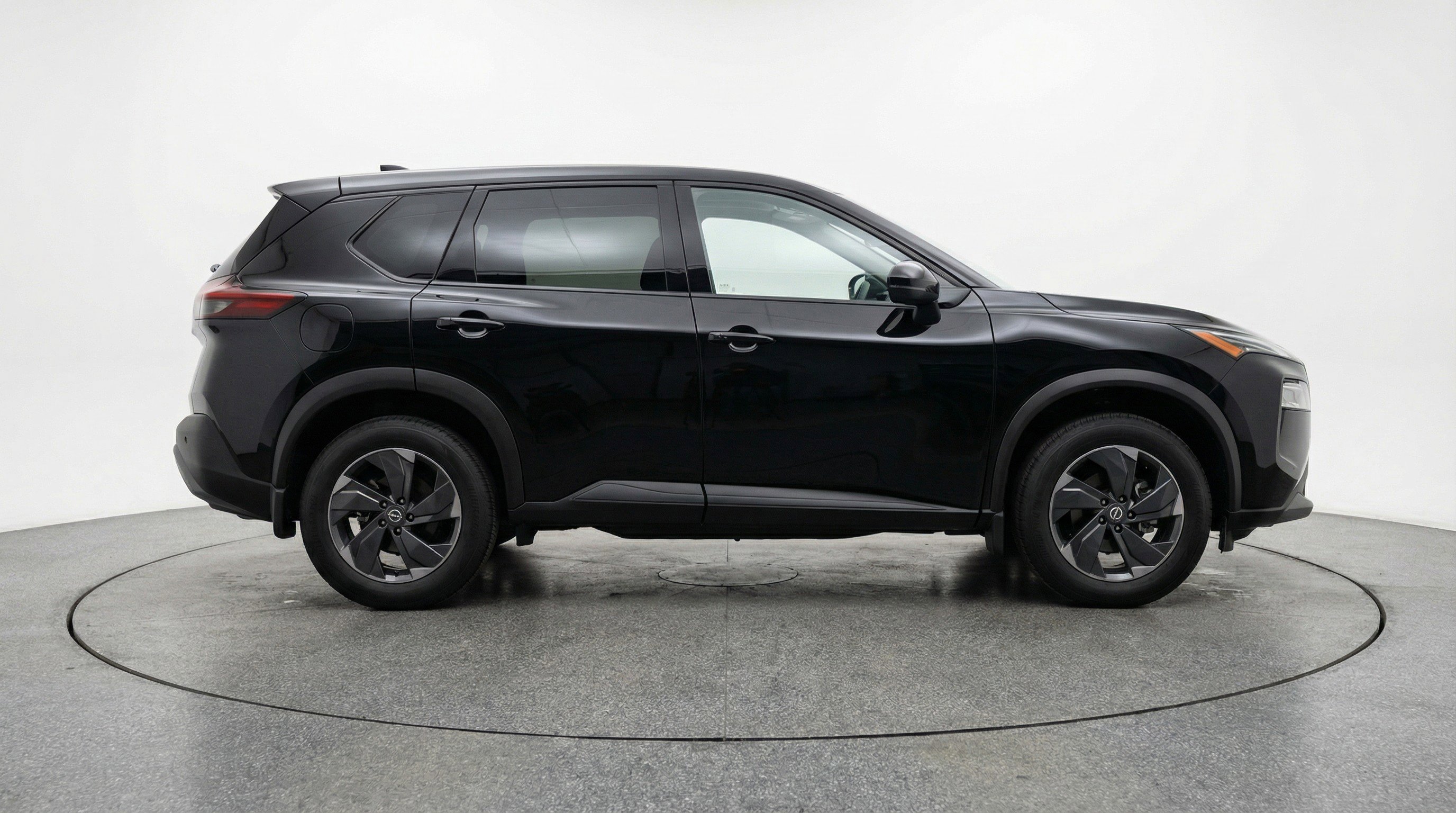 Used 2025 Nissan Rogue SV AWD/4WD image 11
