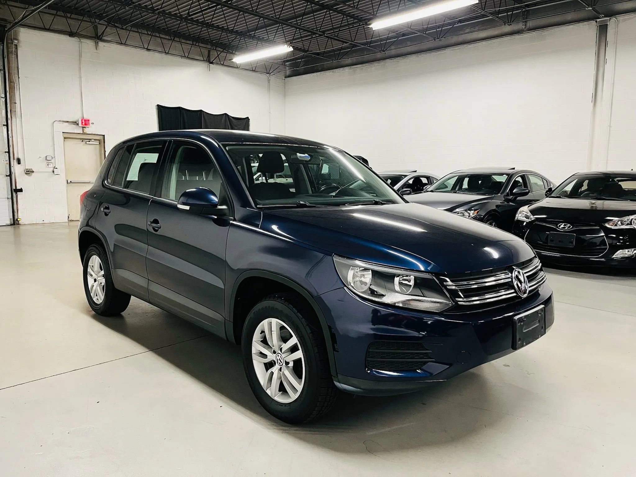 Used 2013 Volkswagen Tiguan S image 4