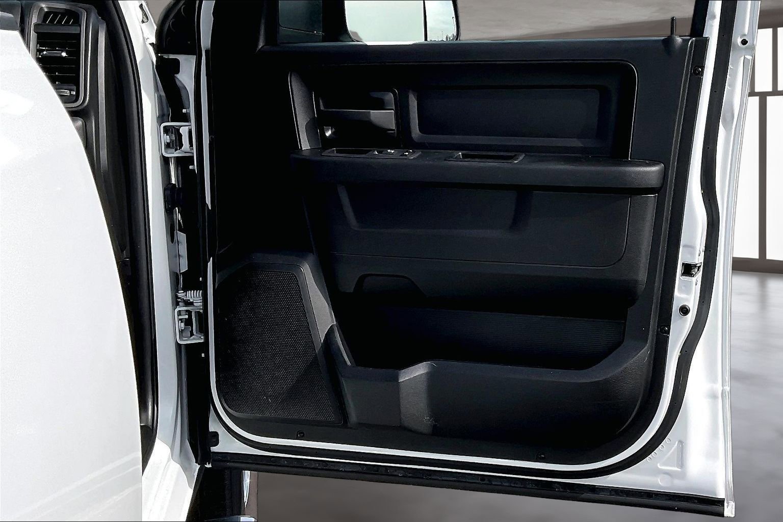 Used 2022 RAM 2500 Tradesman w/ Chrome Appearance Group image 29