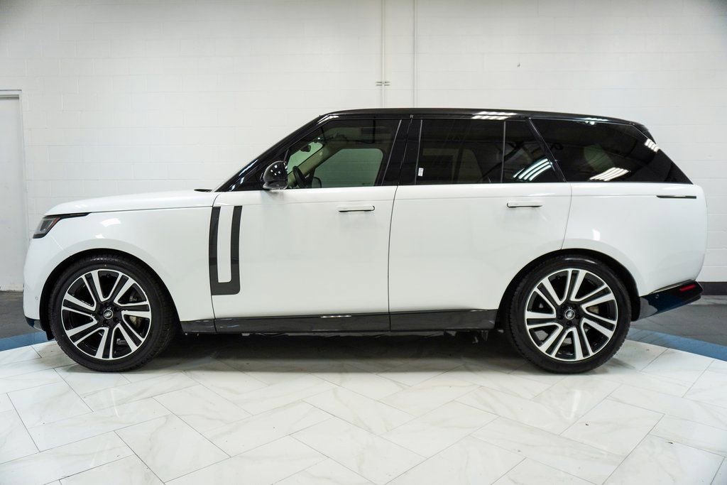 Used 2023 Land Rover Range Rover SE image 8