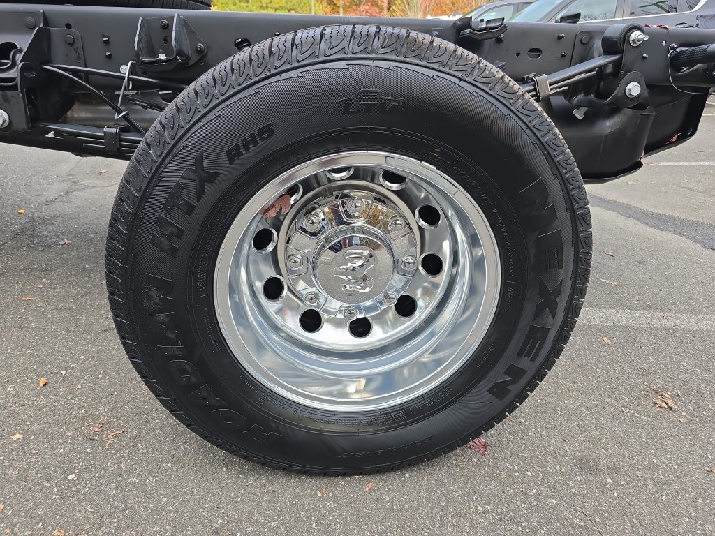 New 2026 RAM 3500 Tradesman w/ Chrome Appearance Group AWD/4WD image 32