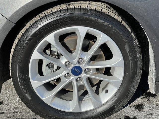 Used 2020 Ford Fusion SE image 6