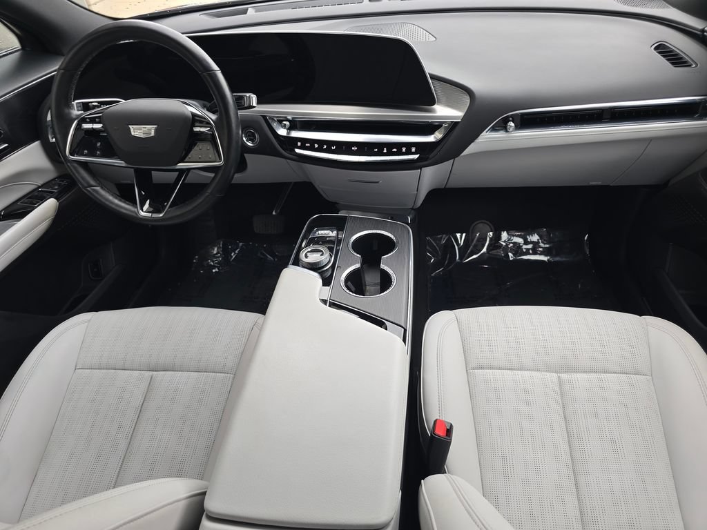 Certified 2025 Cadillac Lyriq Luxury w/ LPO, Floor Liner Package AWD/4WD image 26