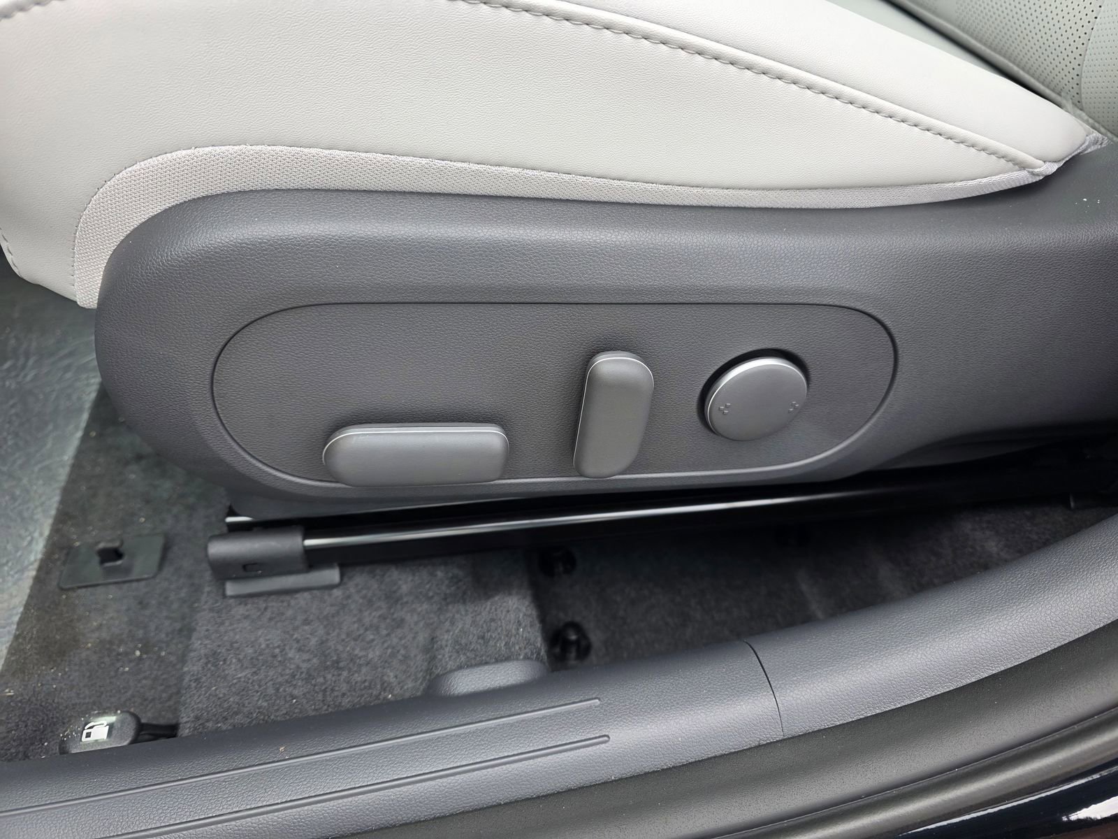 New 2026 Hyundai Kona Limited FWD image 18